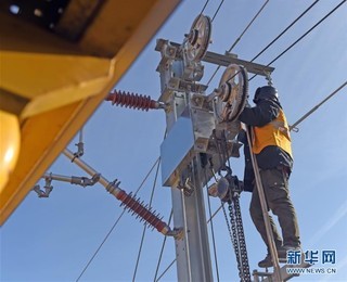 京沈高铁辽宁段接触网架设完成